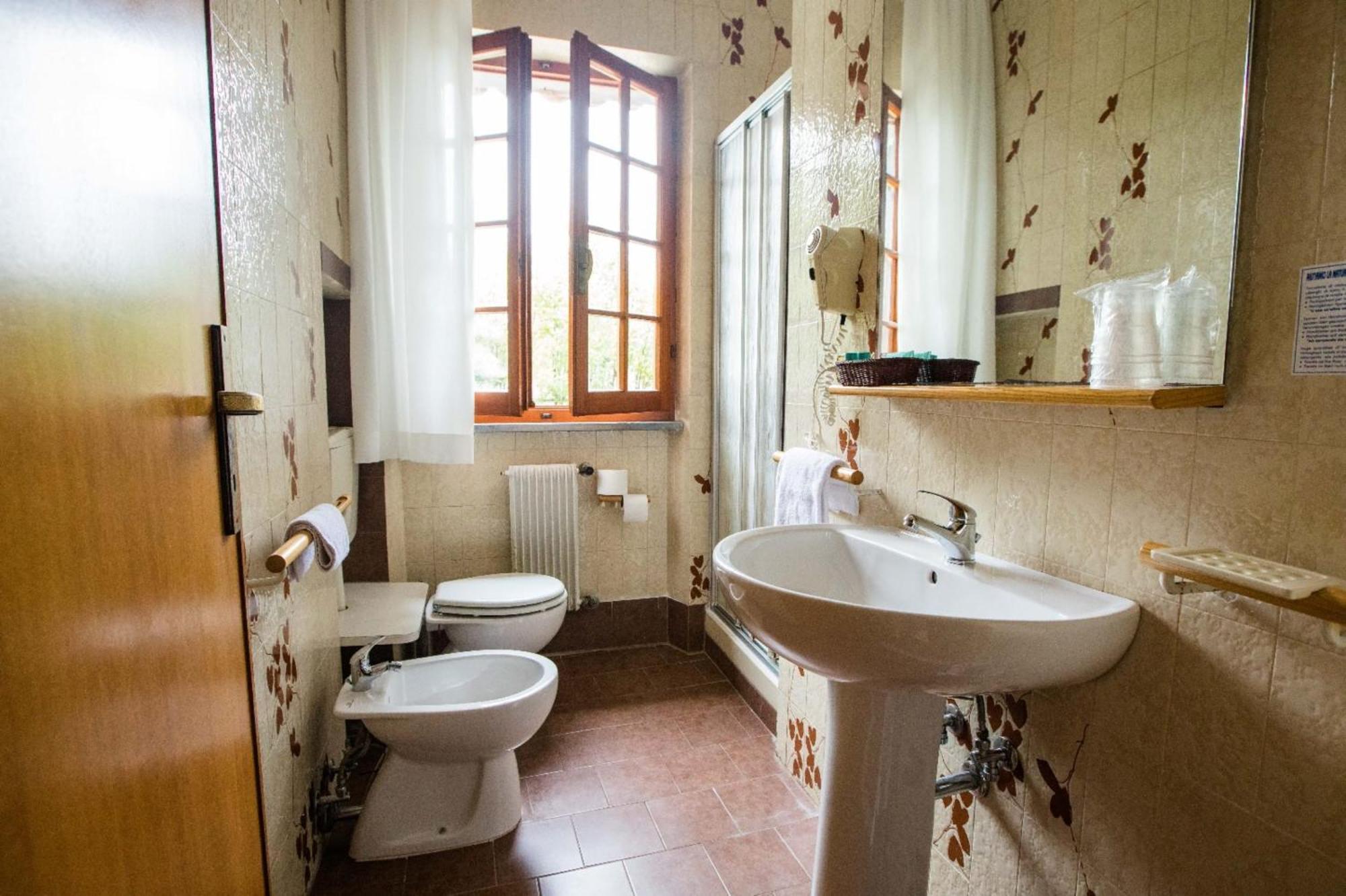 La Tavernetta Dei Ronchi Marina di Massa Esterno foto